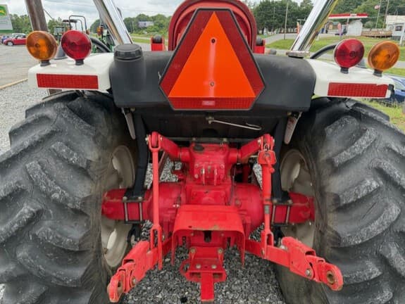 Image of New Holland Boomer 8N equipment image 3