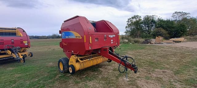 Image of New Holland BR7060 equipment image 4