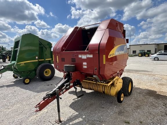 2010 New Holland BR7070 Equipment Image0