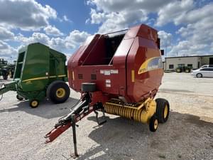 2010 New Holland BR7070 Image