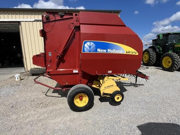 Image of New Holland BR7070 equipment image 1