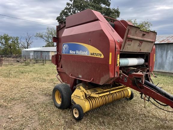 Image of New Holland BR7070 Primary image