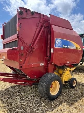 Image of New Holland BR7090 equipment image 4