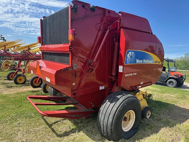 Image of New Holland BR7090 equipment image 3
