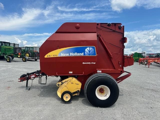 Image of New Holland BR7090 equipment image 1