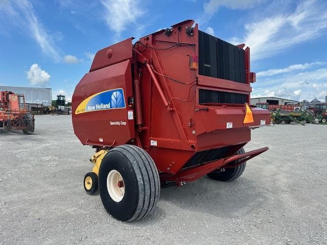 Image of New Holland BR7090 equipment image 2