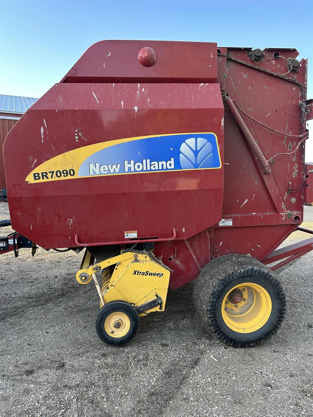 Image of New Holland BR7090 Image 0