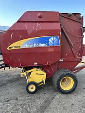 2010 New Holland BR7090 Equipment Image0
