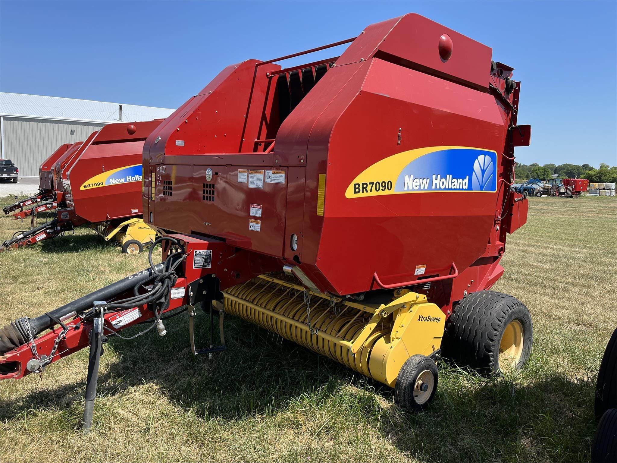 2010 New Holland BR7090 Equipment Image0