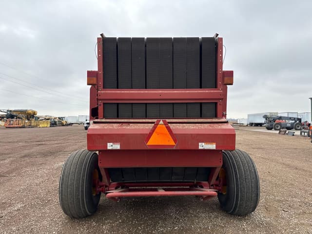 Image of New Holland BR7090 equipment image 3