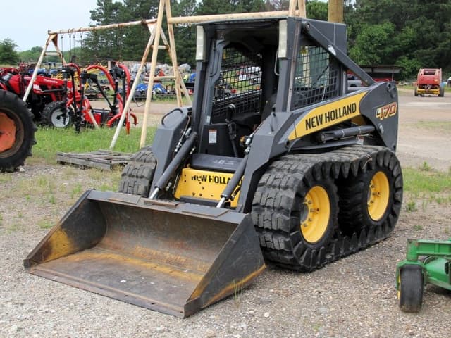 Image of New Holland L170 equipment image 2