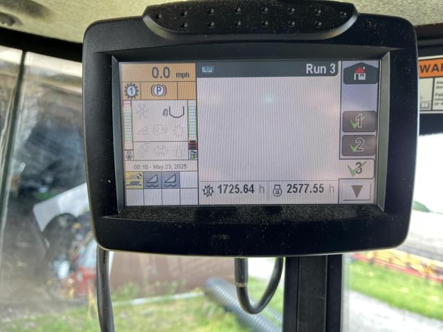 Image of New Holland CR9040 equipment image 4