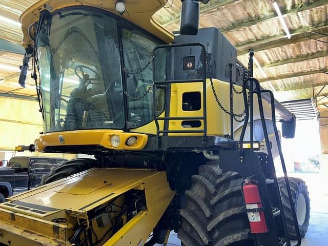 Image of New Holland CR9060 equipment image 1