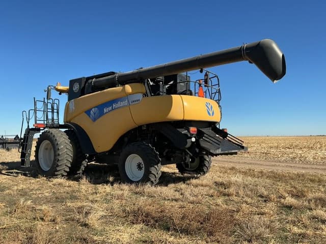 Image of New Holland CR9060 equipment image 1