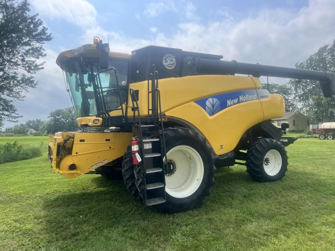 Image of New Holland CR9060 Primary image