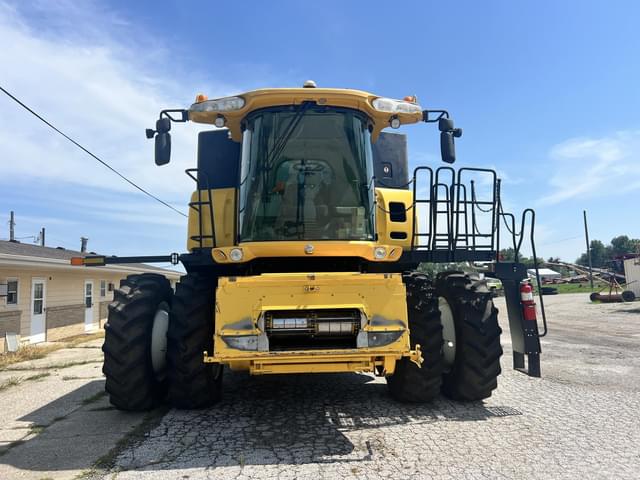 Image of New Holland CR9060 equipment image 4