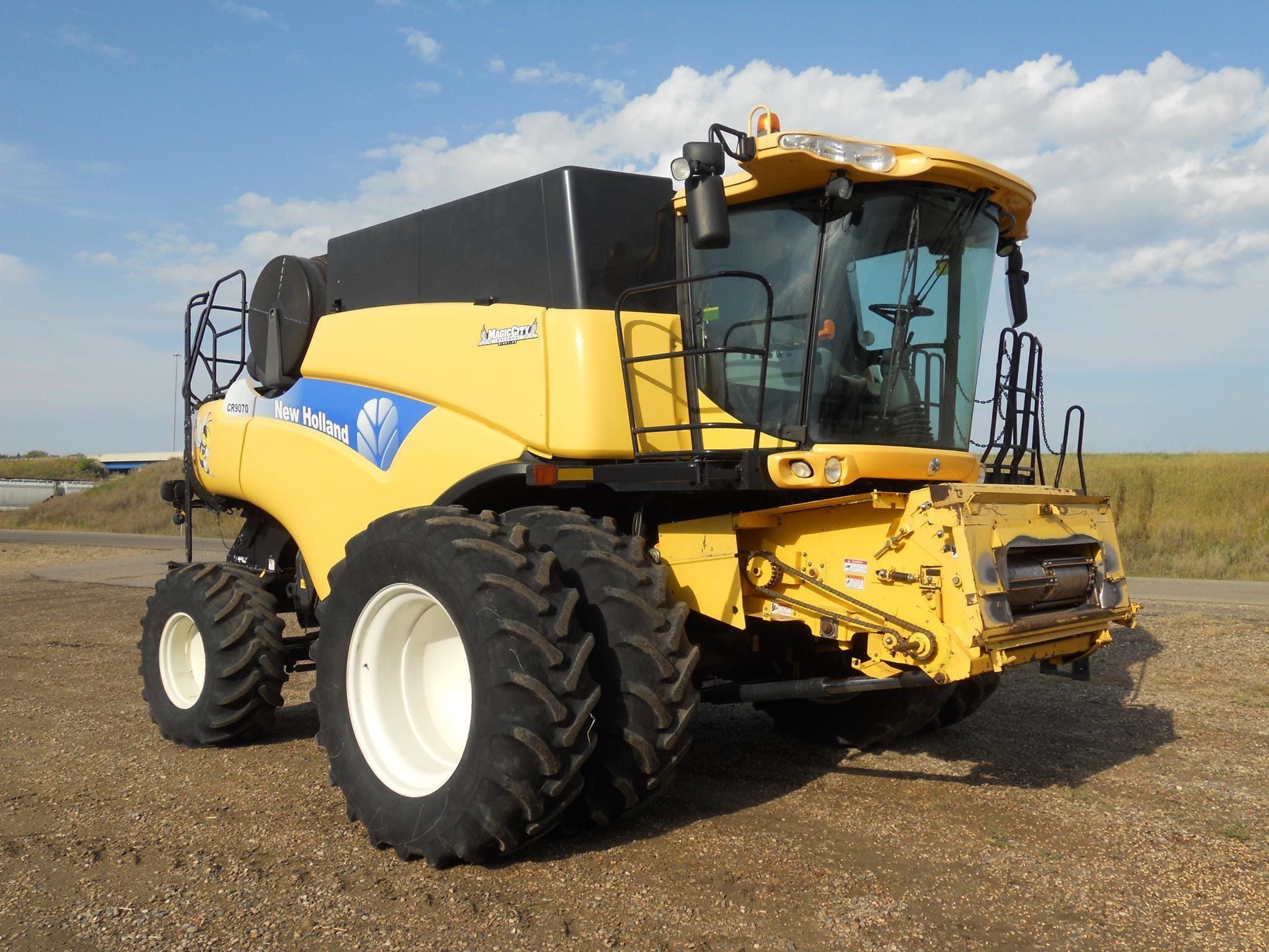 2010 New Holland CR9070 Equipment Image0