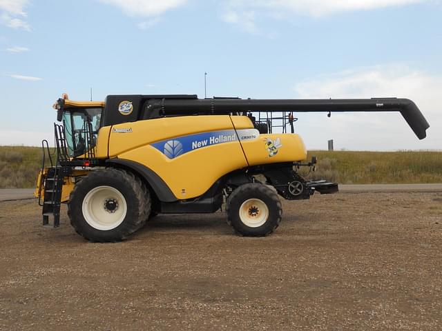 Image of New Holland CR9070 equipment image 4