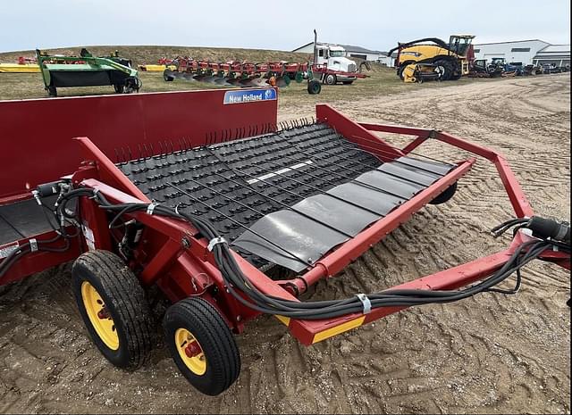 Image of New Holland H5410 equipment image 3