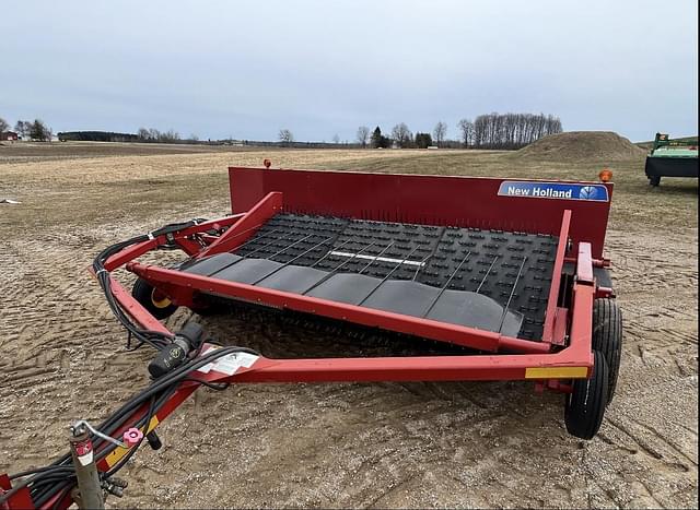 Image of New Holland H5410 equipment image 1