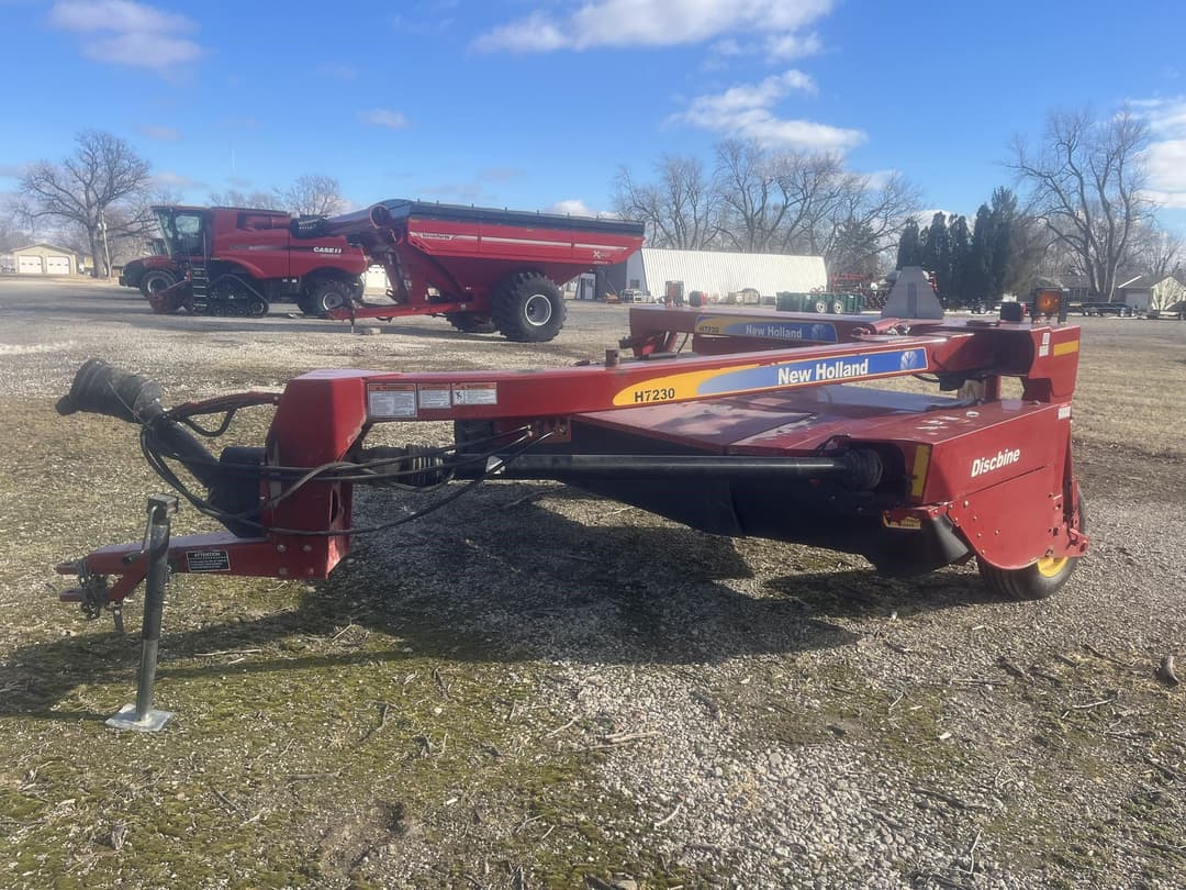 Image of New Holland H7230 Primary image