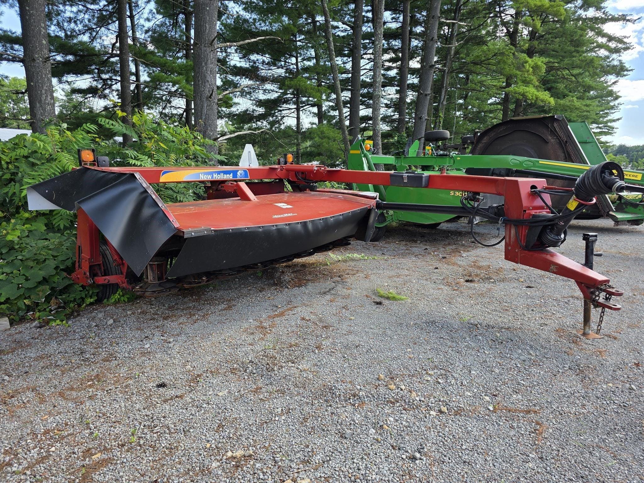 2010 New Holland H7330 Equipment Image0