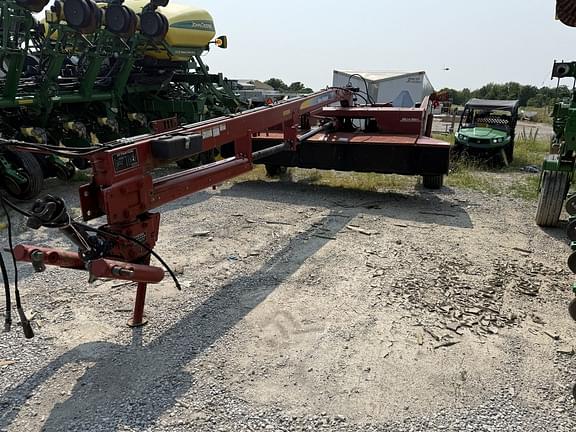 Image of New Holland H7450 equipment image 1