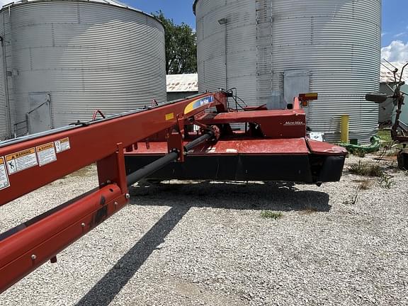 Image of New Holland H7450 equipment image 1