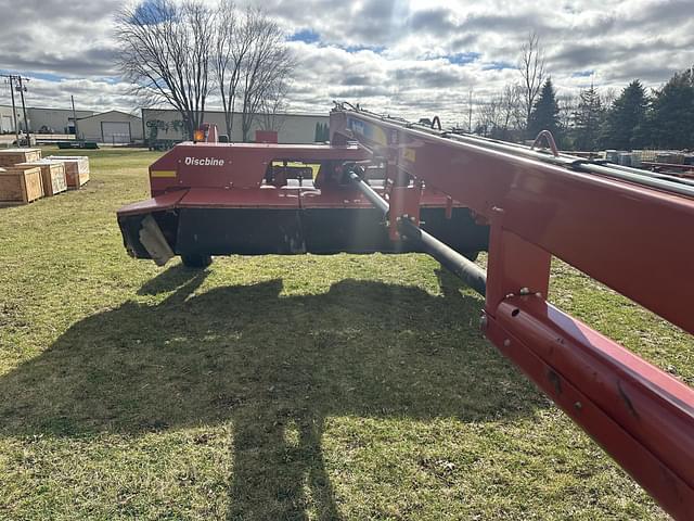 Image of New Holland H7450 equipment image 4