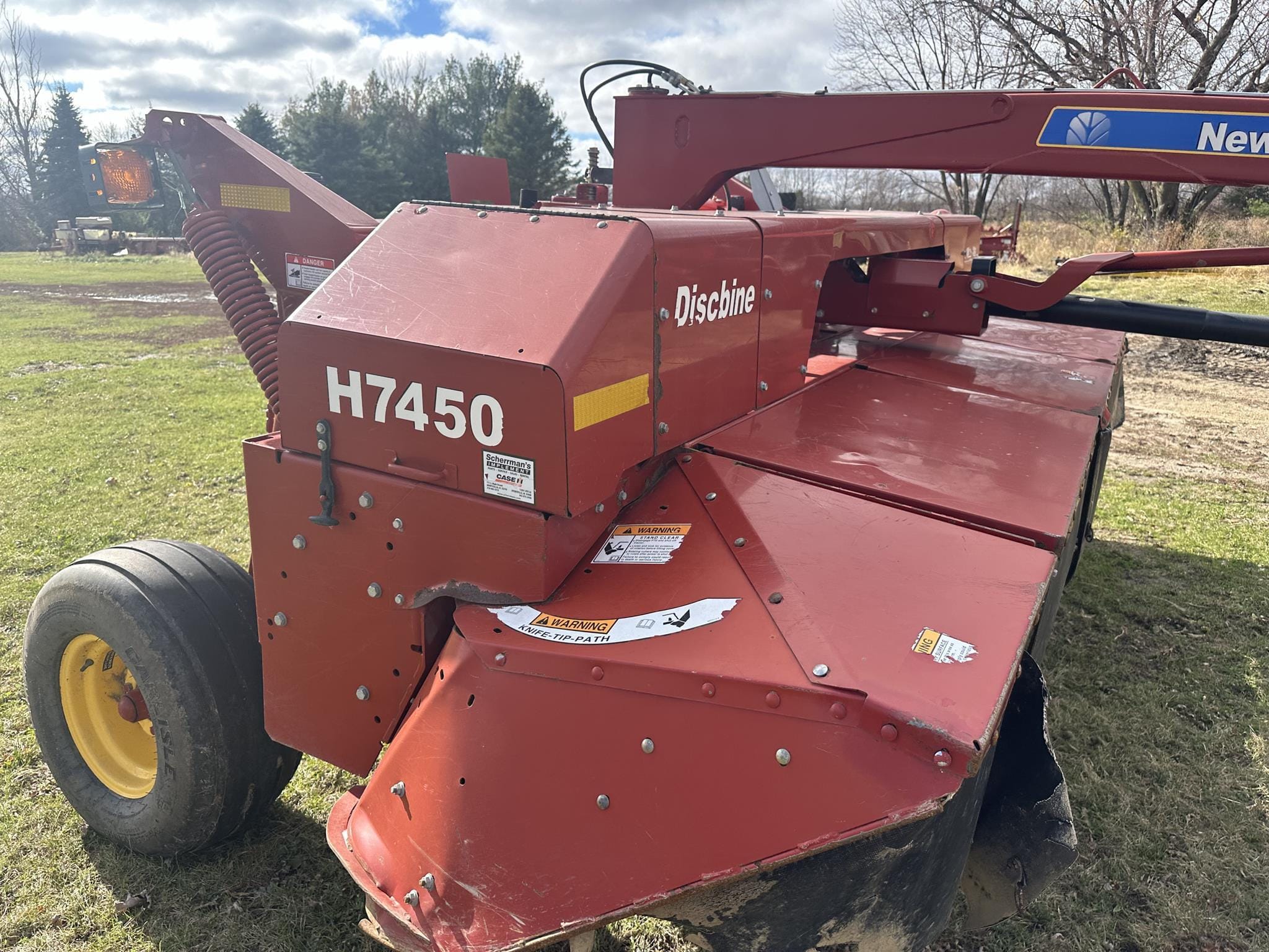 Main image New Holland H7450