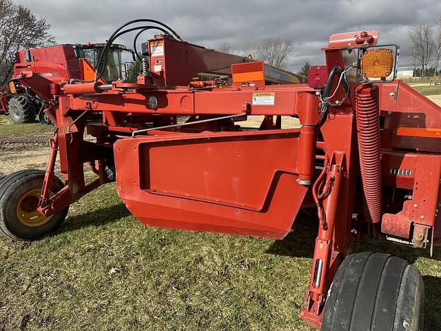 Image of New Holland H7450 equipment image 1