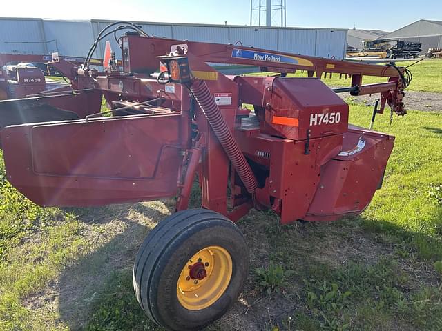 Image of New Holland H7450 equipment image 4