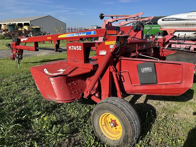 Image of New Holland H7450 equipment image 2