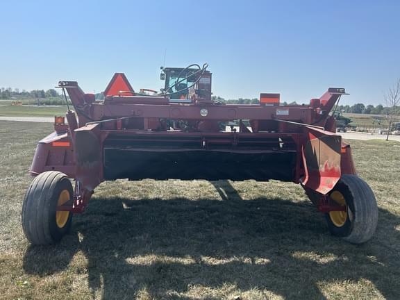 Image of New Holland H7460 equipment image 3