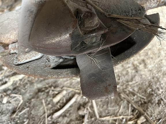 Image of New Holland H7460 equipment image 4