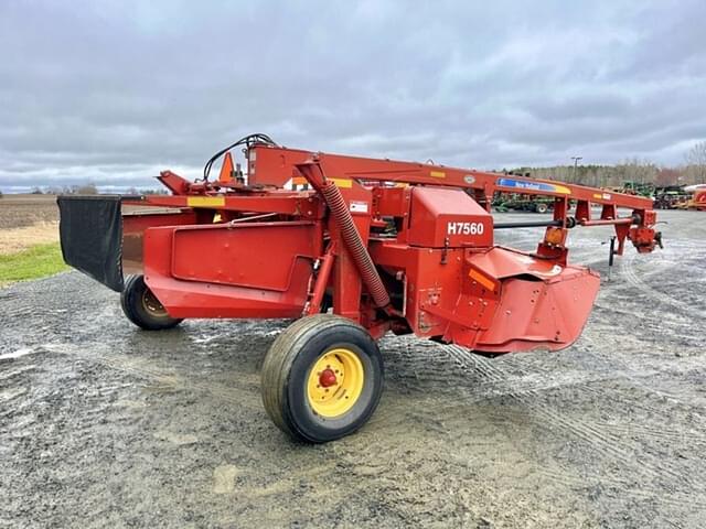 Image of New Holland H7560 equipment image 4