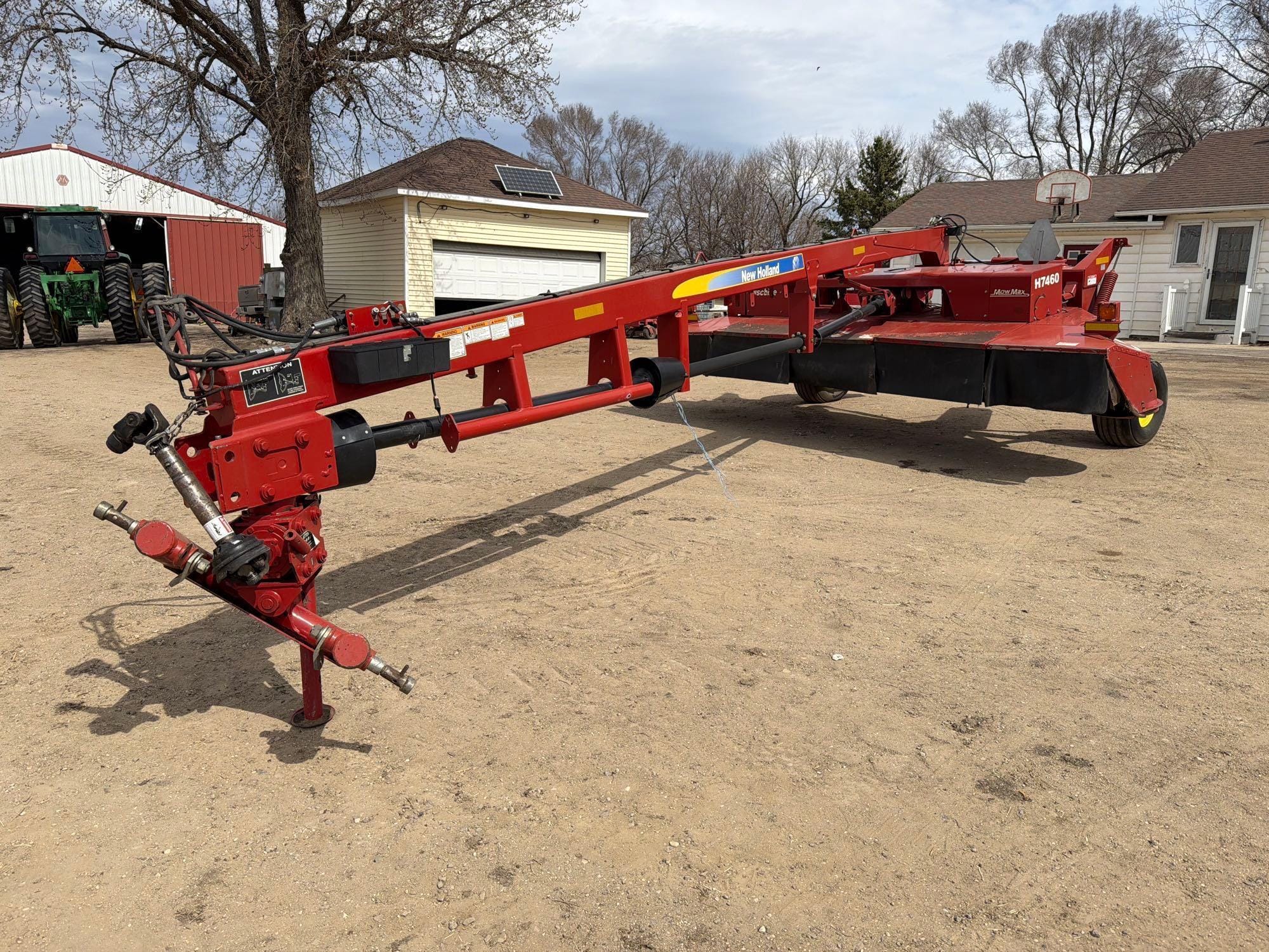 2010 New Holland H7460 Equipment Image0