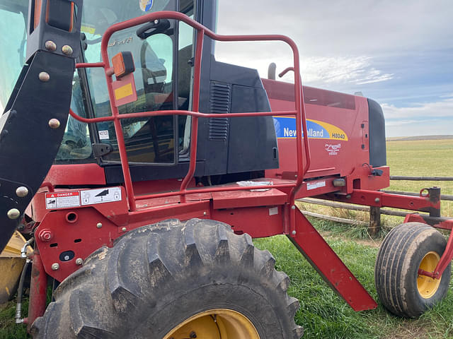 Image of New Holland H8040 equipment image 1