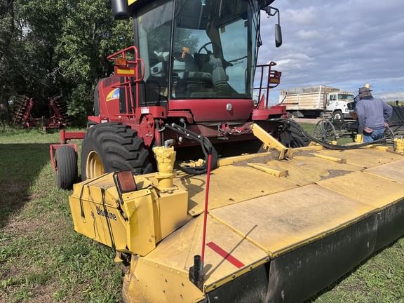 2010 New Holland H8060 Equipment Image0