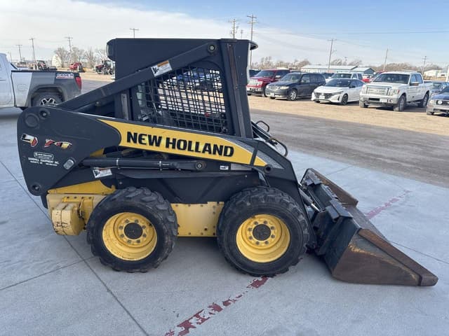 Image of New Holland L170 equipment image 2