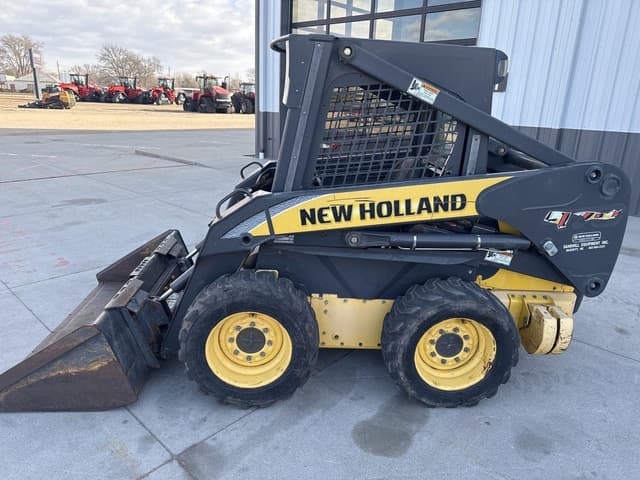 Image of New Holland L170 equipment image 3
