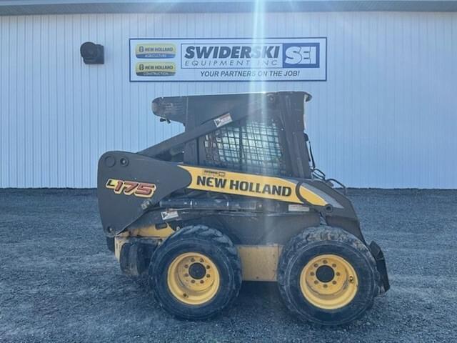 Image of New Holland L175 equipment image 2