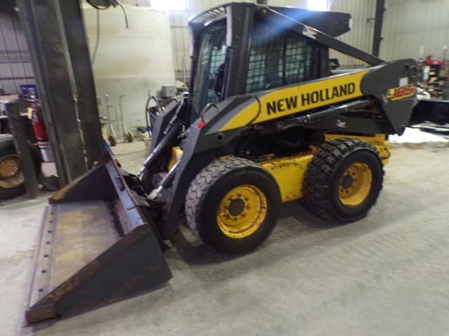 Image of New Holland L185 equipment image 4