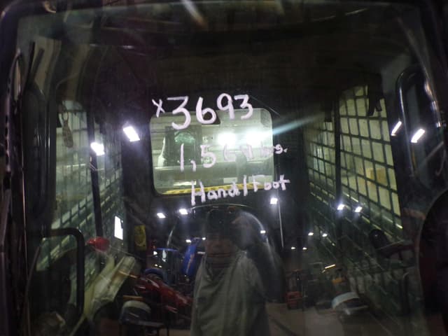 Image of New Holland L185 equipment image 1