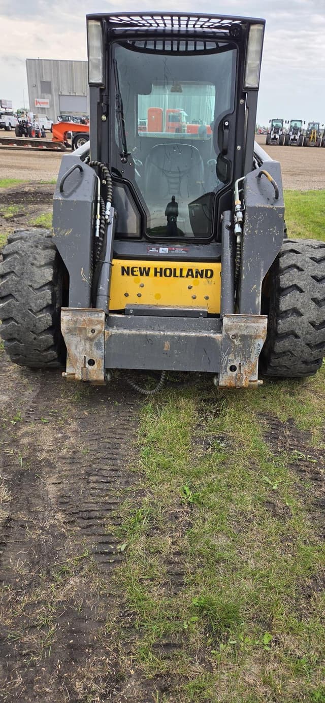 Image of New Holland L190 equipment image 4