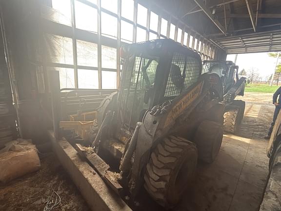 Image of New Holland L228 Primary image