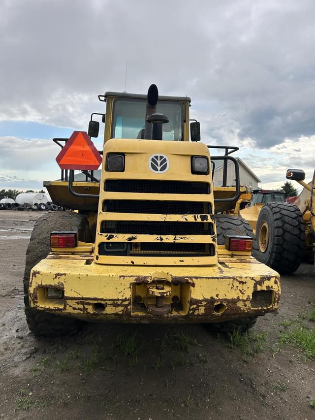 Image of New Holland LW190 equipment image 4