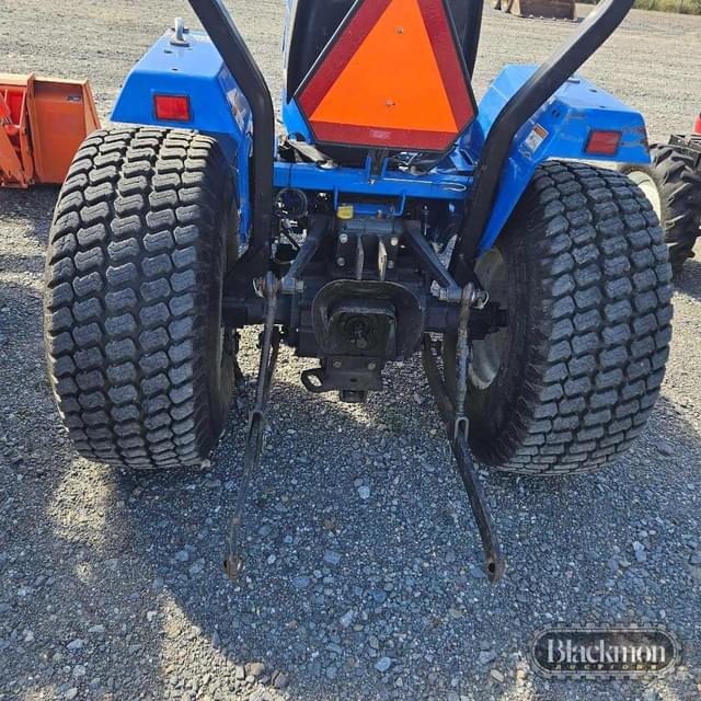 Image of New Holland T1520 equipment image 2