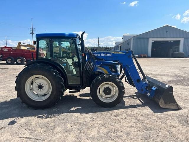 Image of New Holland T4030 equipment image 3