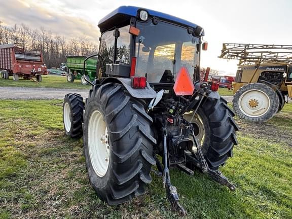 Image of New Holland T4040 equipment image 2